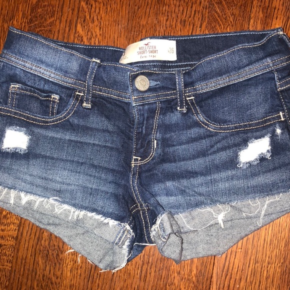 Hollister Pants - Hollister Short-Short low rise size 3